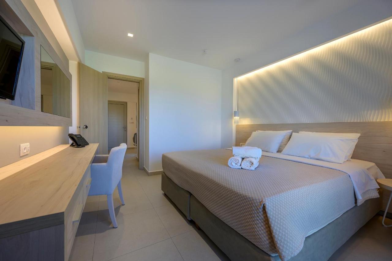 Mythos Suites Hotel Tigkaki  Bagian luar foto