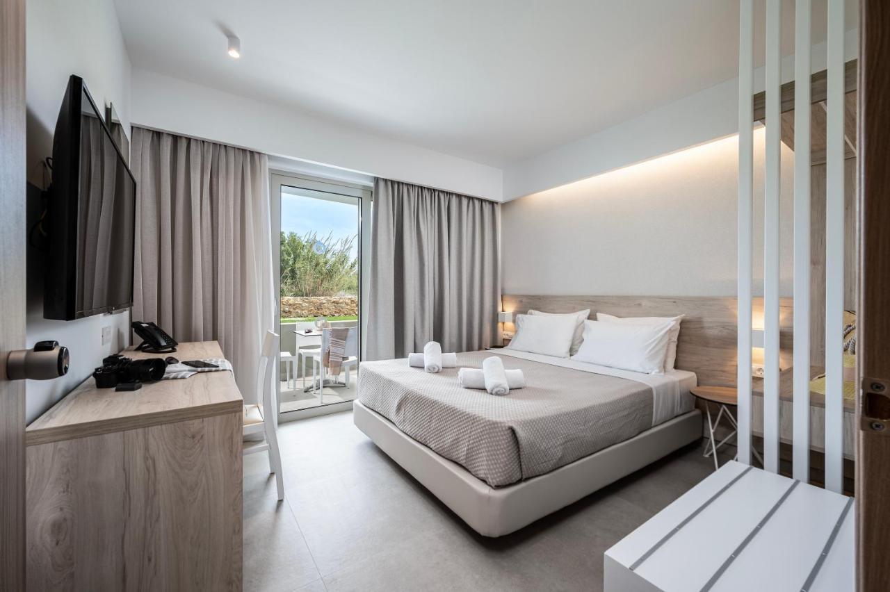 Mythos Suites Hotel Tigkaki  Bagian luar foto