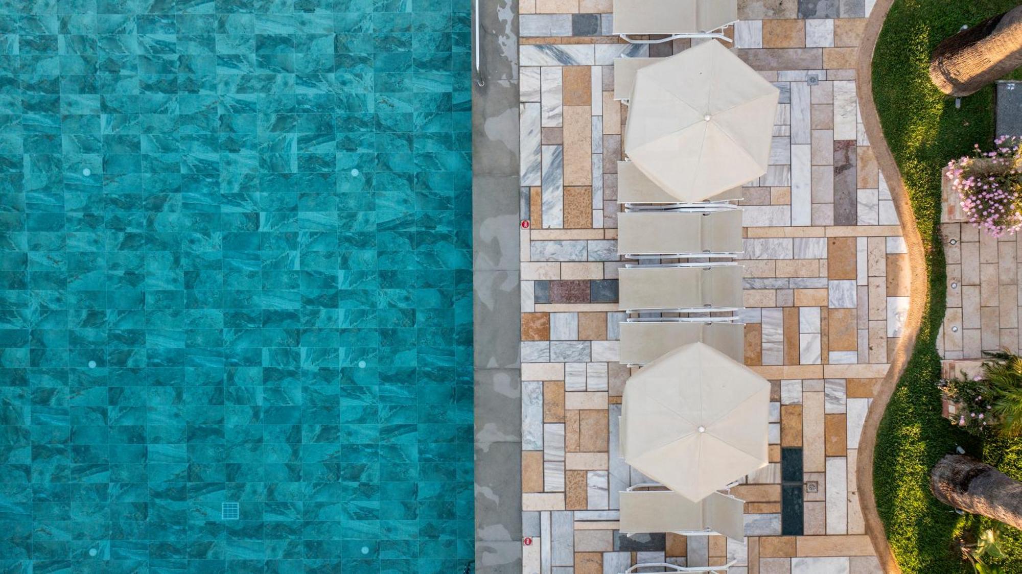 Mythos Suites Hotel Tigkaki  Bagian luar foto